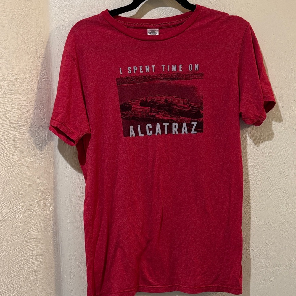 Red Alcatraz Graphic T-Shirt Size Small